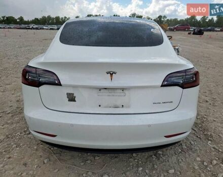 Білий Тесла Модель 3, об'ємом двигуна 0 л та пробігом 105 тис. км за 3000 $, фото 5 на Automoto.ua