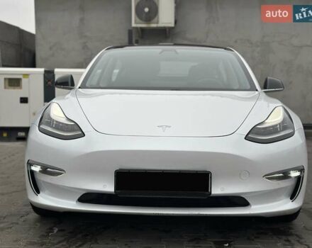 Білий Тесла Модель 3, об'ємом двигуна 0 л та пробігом 89 тис. км за 20500 $, фото 1 на Automoto.ua