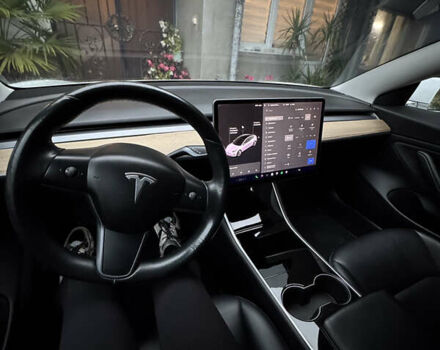 Белый Тесла Модель 3, объемом двигателя 0 л и пробегом 123 тыс. км за 16900 $, фото 19 на Automoto.ua