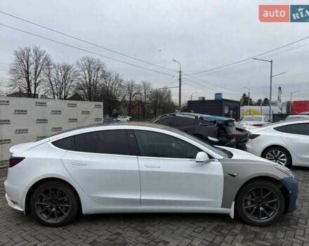 Белый Тесла Модель 3, объемом двигателя 0 л и пробегом 291 тыс. км за 10900 $, фото 17 на Automoto.ua