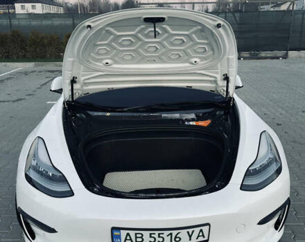 Білий Тесла Модель 3, об'ємом двигуна 0 л та пробігом 172 тис. км за 16500 $, фото 5 на Automoto.ua