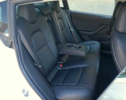 Тесла Модель 3 2018 в Киеве на Automoto.ua Белый Тесла Модель 3, объемом двигателя 0 л и пробегом 43 тыс. км за 7500 $, фото 10 на Automoto.ua