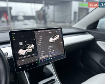 Білий Тесла Модель 3, об'ємом двигуна 0 л та пробігом 118 тис. км за 14999 $, фото 68 на Automoto.ua