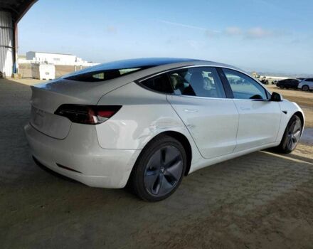 Белый Тесла Модель 3, объемом двигателя 0 л и пробегом 35 тыс. км за 5700 $, фото 2 на Automoto.ua