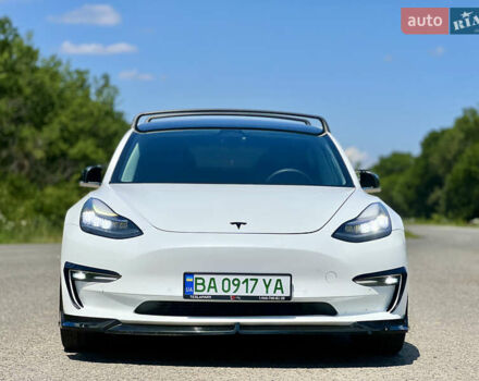 Тесла Модель 3 2018 у Александрие на Automoto.ua Білий Тесла Модель 3, об'ємом двигуна 0 л та пробігом 160 тис. км за 18600 $, фото 4 на Automoto.ua
