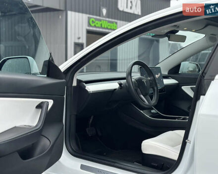 Білий Тесла Модель 3, об'ємом двигуна 0 л та пробігом 118 тис. км за 14999 $, фото 61 на Automoto.ua