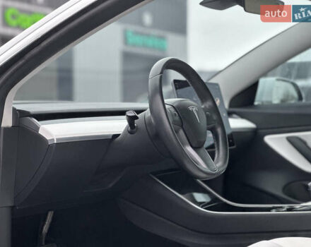 Білий Тесла Модель 3, об'ємом двигуна 0 л та пробігом 118 тис. км за 14999 $, фото 62 на Automoto.ua