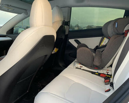 Білий Тесла Модель 3, об'ємом двигуна 0 л та пробігом 143 тис. км за 16999 $, фото 6 на Automoto.ua