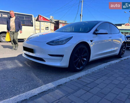 Белый Тесла Модель 3, объемом двигателя 0 л и пробегом 155 тыс. км за 20000 $, фото 13 на Automoto.ua