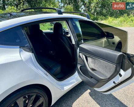 Тесла Модель 3 2018 у Александрие на Automoto.ua Білий Тесла Модель 3, об'ємом двигуна 0 л та пробігом 160 тис. км за 18600 $, фото 14 на Automoto.ua