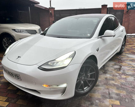 Білий Тесла Модель 3, об'ємом двигуна 0 л та пробігом 149 тис. км за 16900 $, фото 7 на Automoto.ua