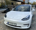 Белый Тесла Модель 3, объемом двигателя 0 л и пробегом 78 тыс. км за 27300 $, фото 4 на Automoto.ua