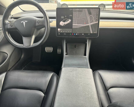 Белый Тесла Модель 3, объемом двигателя 0 л и пробегом 299 тыс. км за 16000 $, фото 14 на Automoto.ua