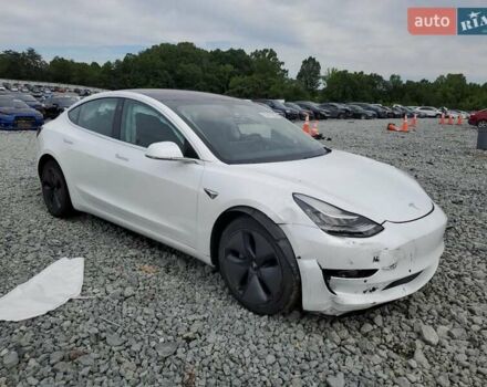 Тесла Модель 3 2018 в Львове на Automoto.ua Белый Тесла Модель 3, объемом двигателя 0 л и пробегом 51 тыс. км за 3000 $, фото 3 на Automoto.ua