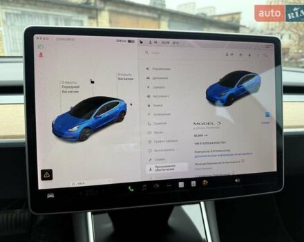 Белый Тесла Модель 3, объемом двигателя 0 л и пробегом 93 тыс. км за 15800 $, фото 3 на Automoto.ua