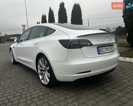Белый Тесла Модель 3, объемом двигателя 0 л и пробегом 85 тыс. км за 19399 $, фото 9 на Automoto.ua