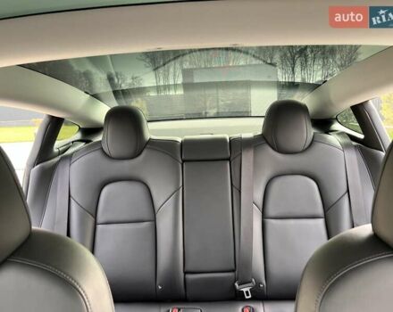 Белый Тесла Модель 3, объемом двигателя 0 л и пробегом 132 тыс. км за 20100 $, фото 22 на Automoto.ua