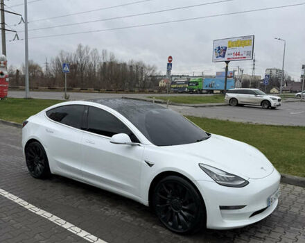 Білий Тесла Модель 3, об'ємом двигуна 0 л та пробігом 144 тис. км за 15500 $, фото 1 на Automoto.ua