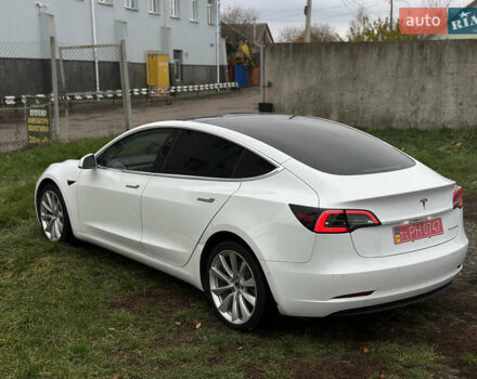 Белый Тесла Модель 3, объемом двигателя 0 л и пробегом 202 тыс. км за 13900 $, фото 3 на Automoto.ua