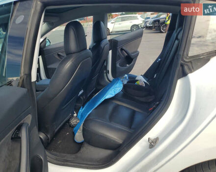 Белый Тесла Модель 3, объемом двигателя 0 л и пробегом 250 тыс. км за 10800 $, фото 9 на Automoto.ua