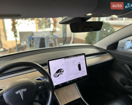 Белый Тесла Модель 3, объемом двигателя 0 л и пробегом 91 тыс. км за 17000 $, фото 12 на Automoto.ua