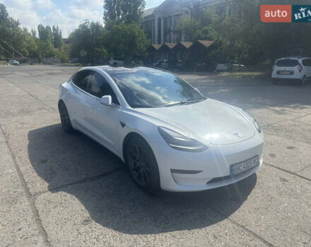 Белый Тесла Модель 3, объемом двигателя 0 л и пробегом 127 тыс. км за 17999 $, фото 2 на Automoto.ua