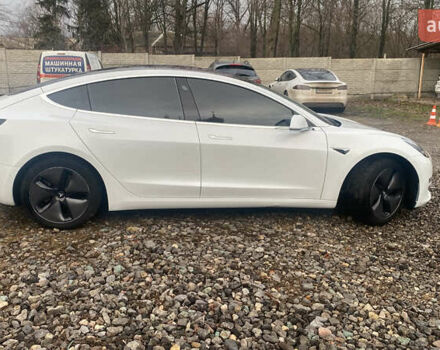 Белый Тесла Модель 3, объемом двигателя 0 л и пробегом 100 тыс. км за 15200 $, фото 4 на Automoto.ua