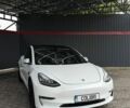Білий Тесла Модель 3, об'ємом двигуна 0 л та пробігом 157 тис. км за 18500 $, фото 4 на Automoto.ua