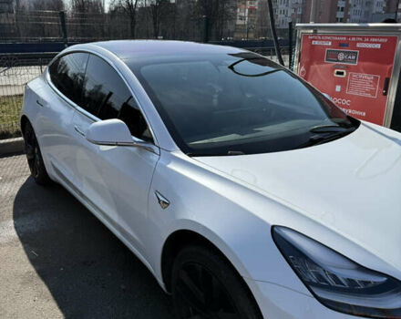 Белый Тесла Модель 3, объемом двигателя 0 л и пробегом 96 тыс. км за 16000 $, фото 11 на Automoto.ua