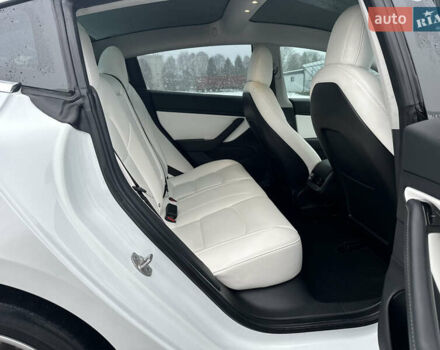 Білий Тесла Модель 3, об'ємом двигуна 0 л та пробігом 118 тис. км за 14999 $, фото 98 на Automoto.ua