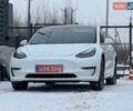 Білий Тесла Модель 3, об'ємом двигуна 0 л та пробігом 140 тис. км за 16000 $, фото 1 на Automoto.ua
