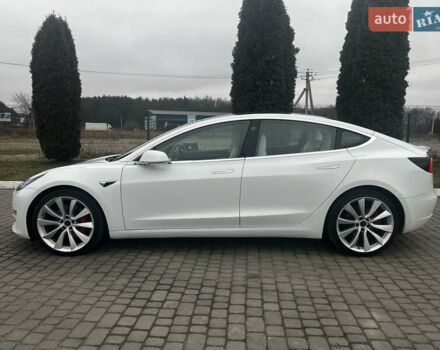 Белый Тесла Модель 3, объемом двигателя 0 л и пробегом 85 тыс. км за 19399 $, фото 4 на Automoto.ua