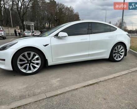 Білий Тесла Модель 3, об'ємом двигуна 0 л та пробігом 131 тис. км за 16400 $, фото 3 на Automoto.ua