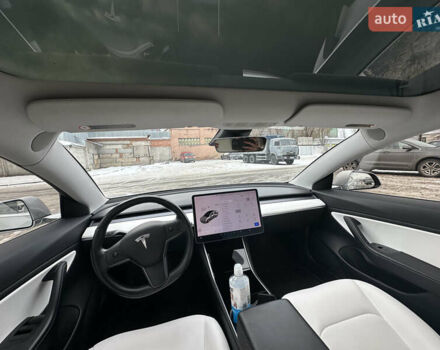 Белый Тесла Модель 3, объемом двигателя 0 л и пробегом 108 тыс. км за 17500 $, фото 27 на Automoto.ua