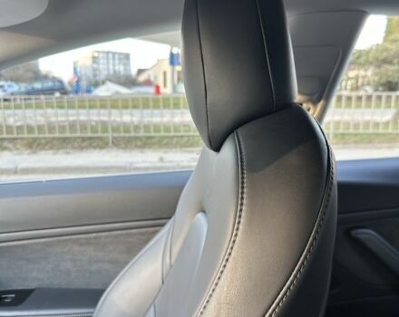 Білий Тесла Модель 3, об'ємом двигуна 0 л та пробігом 98 тис. км за 16900 $, фото 7 на Automoto.ua
