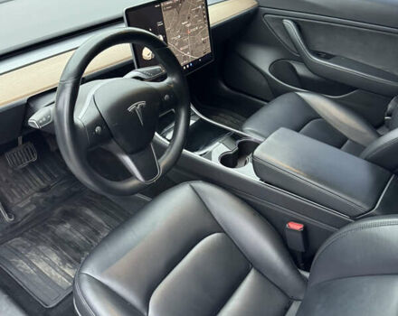 Белый Тесла Модель 3, объемом двигателя 0 л и пробегом 60 тыс. км за 17000 $, фото 4 на Automoto.ua