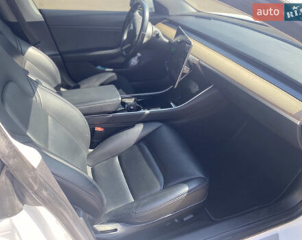 Белый Тесла Модель 3, объемом двигателя 0 л и пробегом 112 тыс. км за 17500 $, фото 9 на Automoto.ua