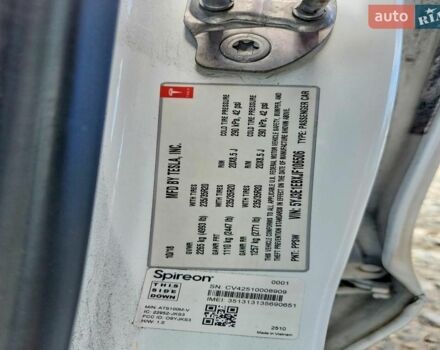 Білий Тесла Модель 3, об'ємом двигуна 0 л та пробігом 89 тис. км за 5000 $, фото 12 на Automoto.ua