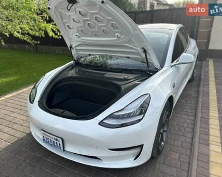 Белый Тесла Модель 3, объемом двигателя 0 л и пробегом 80 тыс. км за 22200 $, фото 21 на Automoto.ua