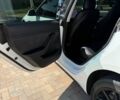 Белый Тесла Модель 3, объемом двигателя 0 л и пробегом 100 тыс. км за 20989 $, фото 4 на Automoto.ua