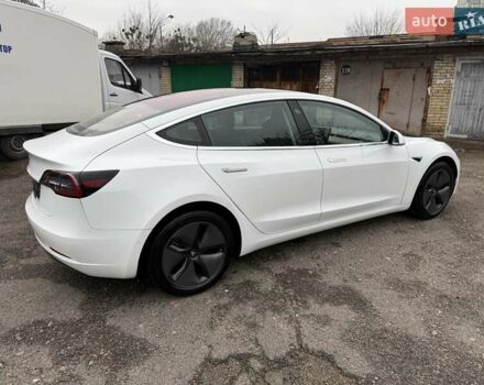 Белый Тесла Модель 3, объемом двигателя 0 л и пробегом 93 тыс. км за 15800 $, фото 36 на Automoto.ua