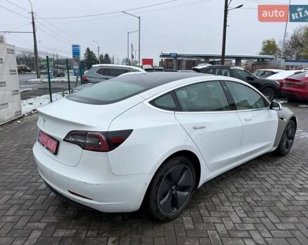 Білий Тесла Модель 3, об'ємом двигуна 0 л та пробігом 123 тис. км за 12800 $, фото 5 на Automoto.ua