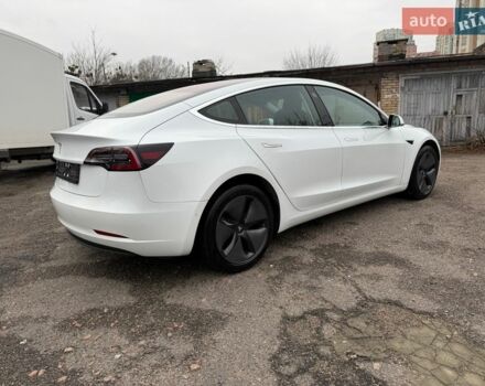 Белый Тесла Модель 3, объемом двигателя 0 л и пробегом 93 тыс. км за 15800 $, фото 35 на Automoto.ua