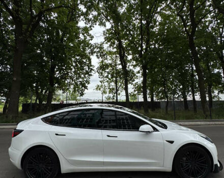 Білий Тесла Модель 3, об'ємом двигуна 0 л та пробігом 115 тис. км за 18500 $, фото 9 на Automoto.ua