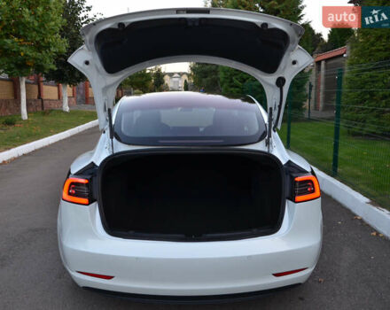 Белый Тесла Модель 3, объемом двигателя 0 л и пробегом 120 тыс. км за 17800 $, фото 12 на Automoto.ua