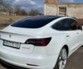 Білий Тесла Модель 3, об'ємом двигуна 0 л та пробігом 51 тис. км за 18500 $, фото 2 на Automoto.ua