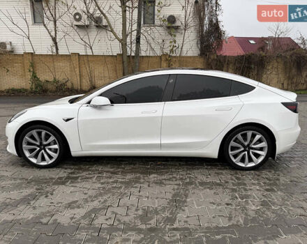 Білий Тесла Модель 3, об'ємом двигуна 0 л та пробігом 123 тис. км за 18000 $, фото 4 на Automoto.ua