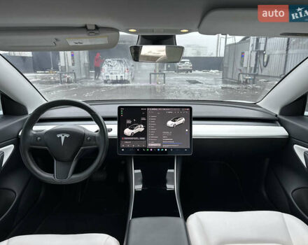 Білий Тесла Модель 3, об'ємом двигуна 0 л та пробігом 118 тис. км за 14999 $, фото 86 на Automoto.ua