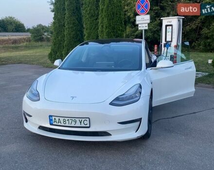 Белый Тесла Модель 3, объемом двигателя 0 л и пробегом 150 тыс. км за 16299 $, фото 5 на Automoto.ua