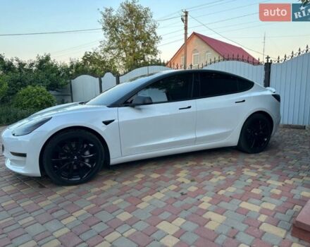 Білий Тесла Модель 3, об'ємом двигуна 0 л та пробігом 104 тис. км за 18450 $, фото 4 на Automoto.ua